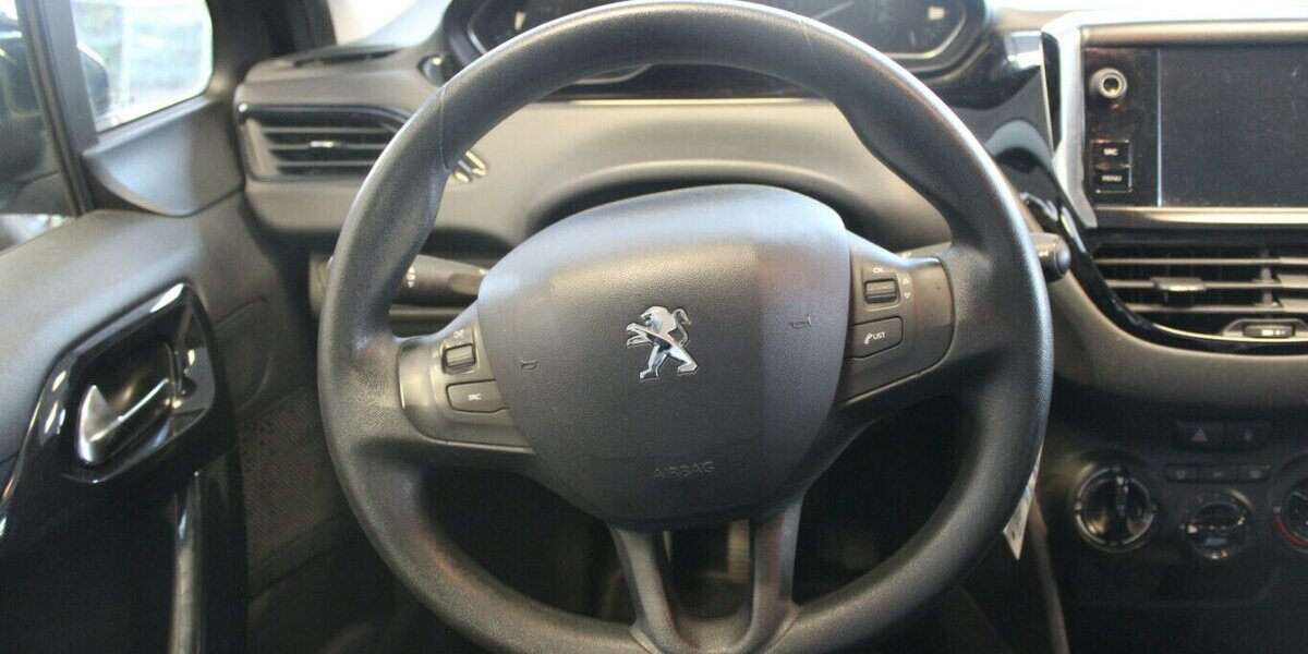 Peugeot 208 PureTech 82 Style 110.414 km 6.980 &euro; Euskirchen 53881