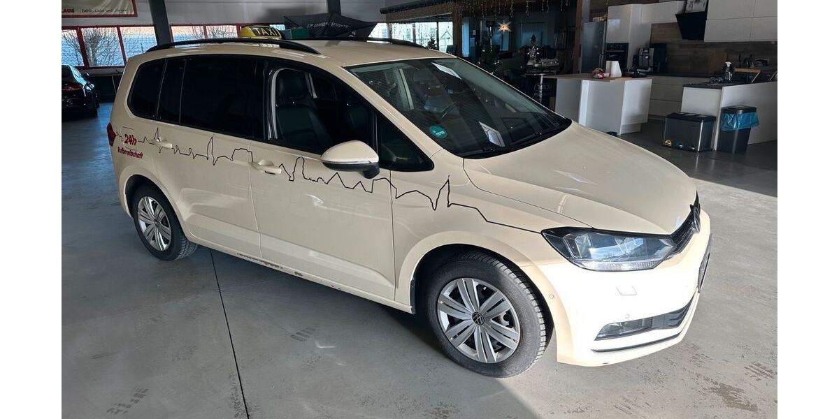 VW Touran 282.180 km 10.980 &euro; Euskirchen 53879