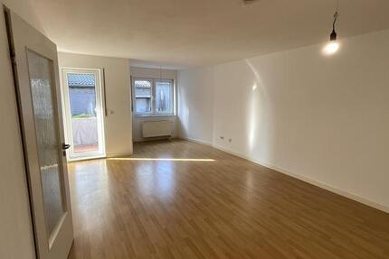 Wohnung Köln Mülheim - 2 Zimmer, 61 m&sup2;, 900&euro; | Angebot:25942588