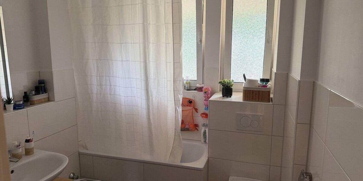 Etagenwohnung Köln Buchheim - 3 Zimmer, 80 m&sup2;, 940&euro; | Angebot:26831996