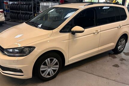 VW Touran 229.124 km 13.980 &euro; Euskirchen 53879