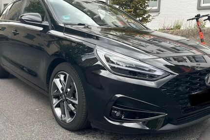 Hyundai i30 77.000 km 17.900 &euro; Köln 51063