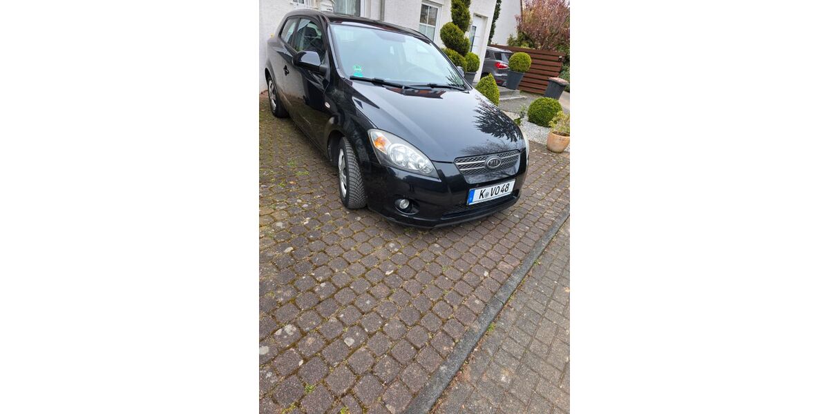Kia ceed / Ceed 172.000 km 3.400 &euro; Köln 51107