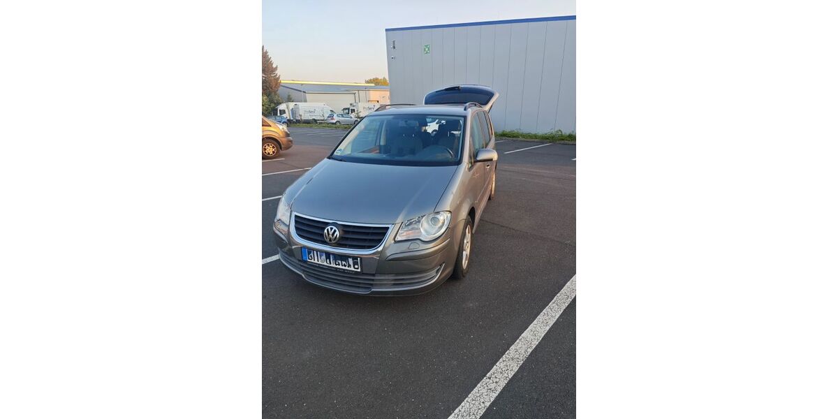 VW Touran 225.948 km 1.350 &euro; Pulheim 50259