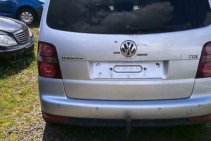 VW Touran 208.900 km 3.700 &euro; Grevenbroich 41516