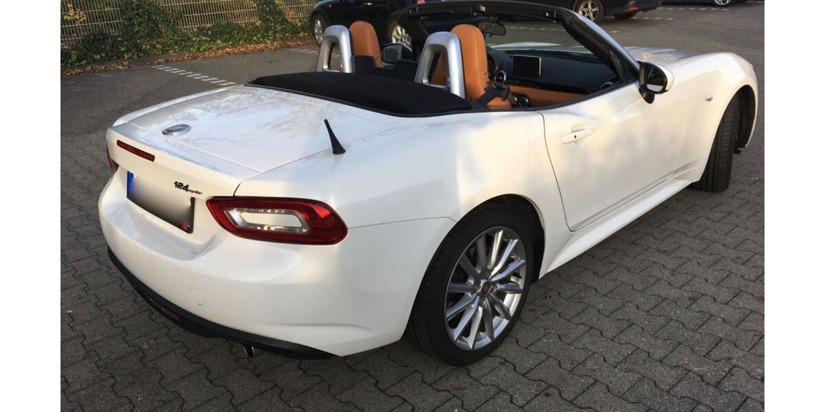 Fiat 124 Spider 25.000 km 18.900 &euro; Köln 50968
