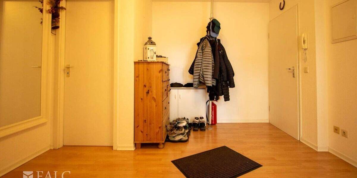 Etagenwohnung Grevenbroich Stadtmitte - 3 Zimmer, 82 m&sup2;, 219.000&euro; | Angebot:25998984