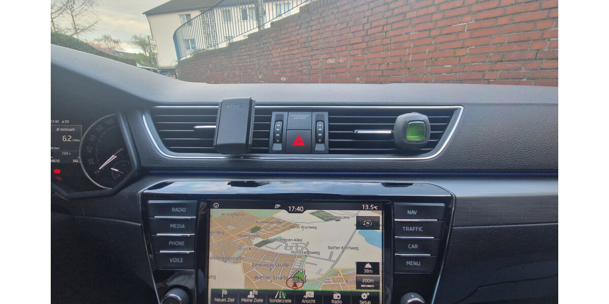 Skoda Superb 84.616 km 18.000 &euro; Köln 50667