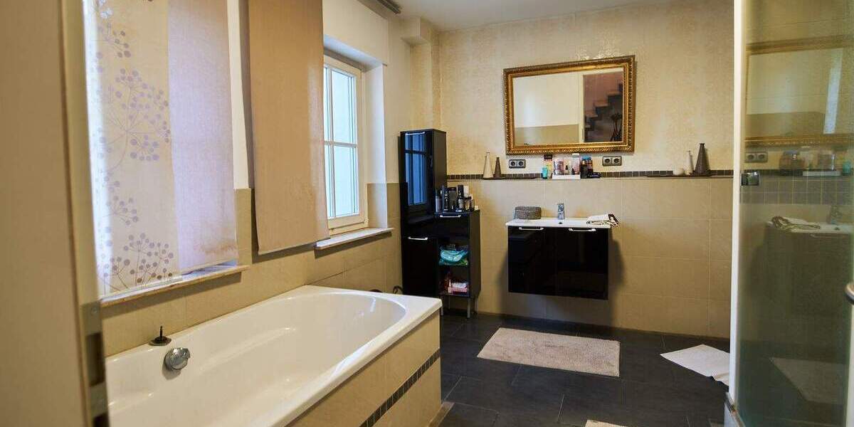 Doppelhaushälfte Brühl Vochem - 4 Zimmer, 140 m&sup2;, 550.000&euro; | Angebot:25777771