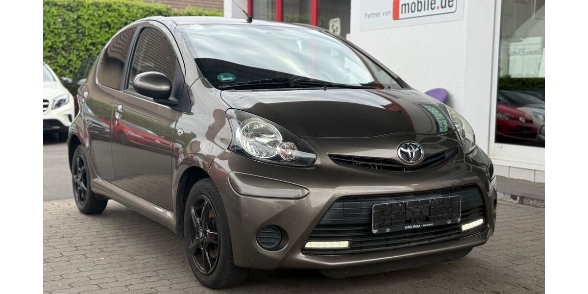 Toyota Aygo (X) 165.000 km 2.998 &euro; Euskirchen 53879