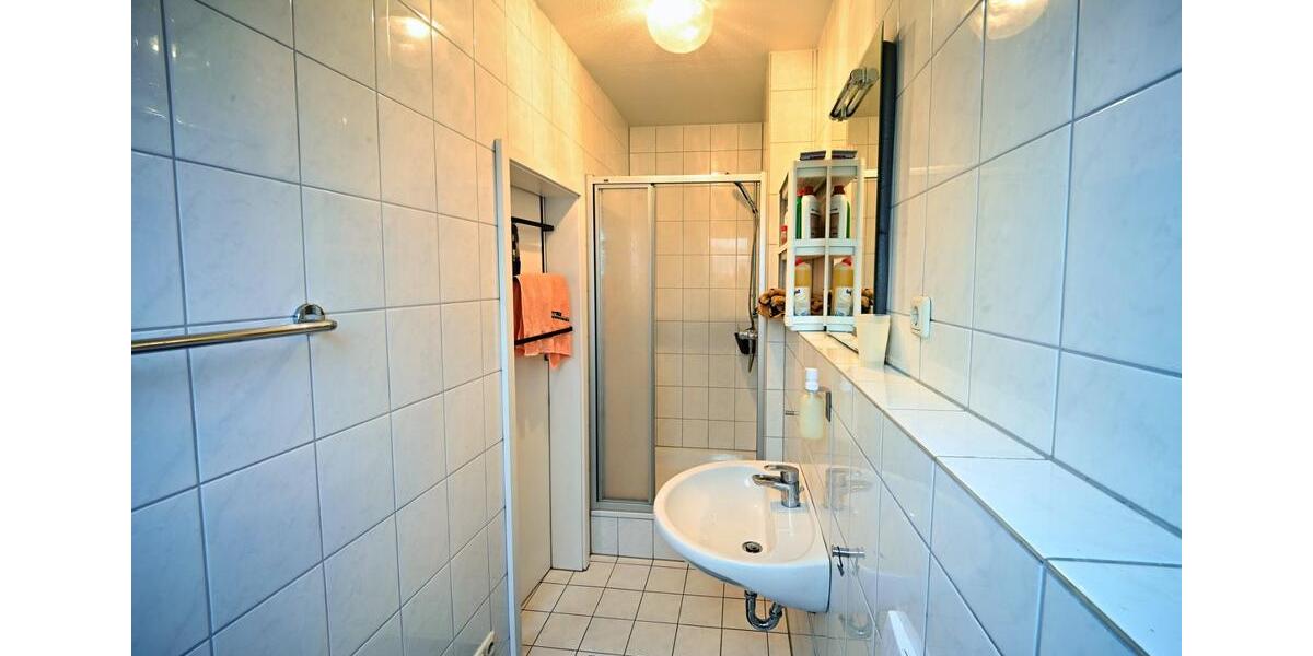 Dachgeschoßwohnung Brühl - 3 Zimmer, 30 m&sup2;, 695&euro; | Angebot:24837951