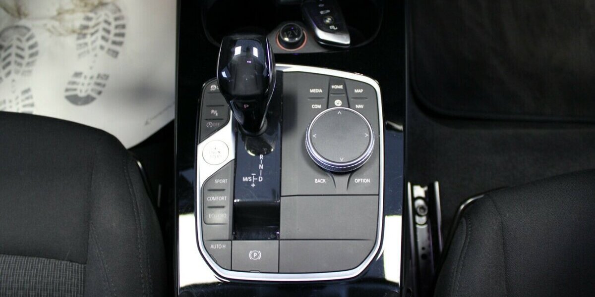 BMW 118 118i Aut.Advantage - Navi - LED -SHZ - PDC - 75.800 km 18.780 &euro; Euskirchen 53881