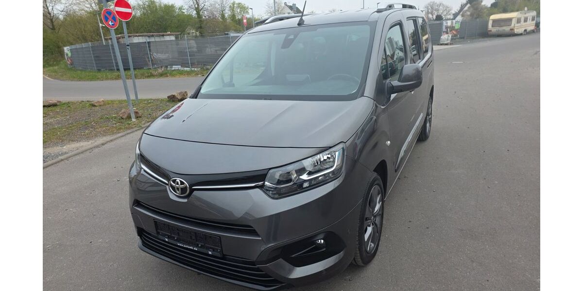 Toyota Proace (Verso) 147.000 km 16.850 &euro; Köln 51105