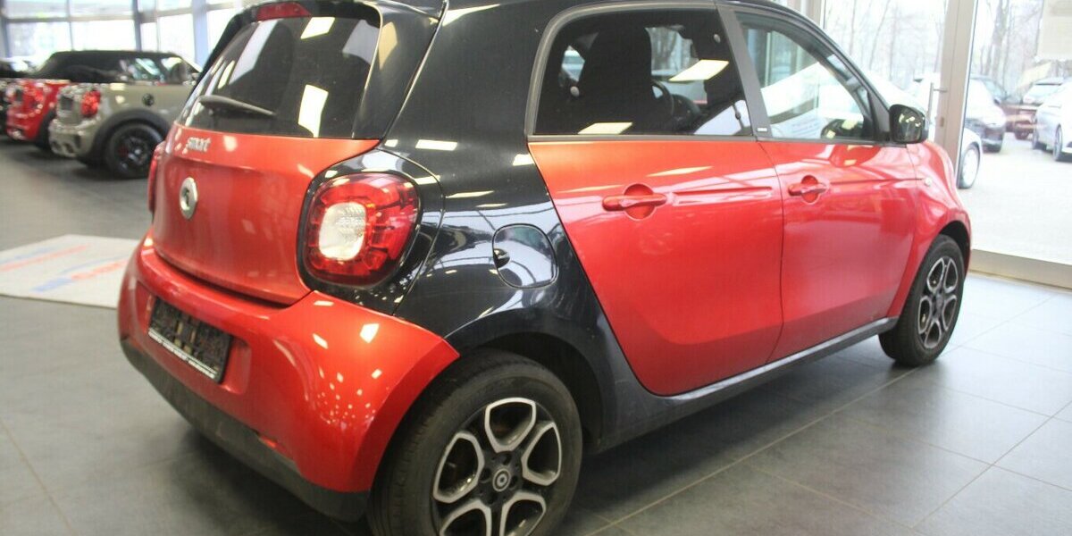 Smart ForFour Passion Navi - Kamera - Shz. 91.037 km 7.980 &euro; Euskirchen 53881