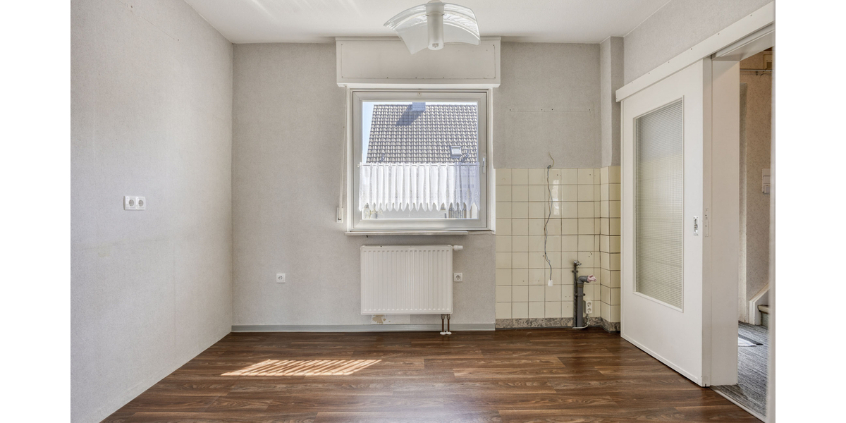 Echtes Raumwunder auf großem Sonnen-Grundstück in guter Wohnlage. Hier ist flexible Nutzung möglich! - Zweifamilienhaus Weilerswist | Angebot:27317017