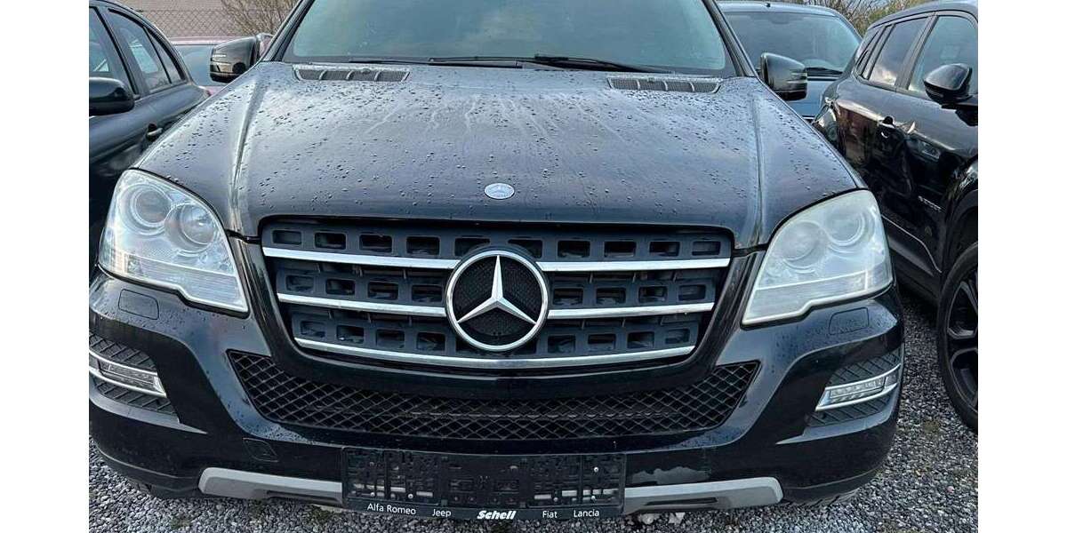 Mercedes-Benz ML 300 402.000 km 4.350 &euro; Düren 52351