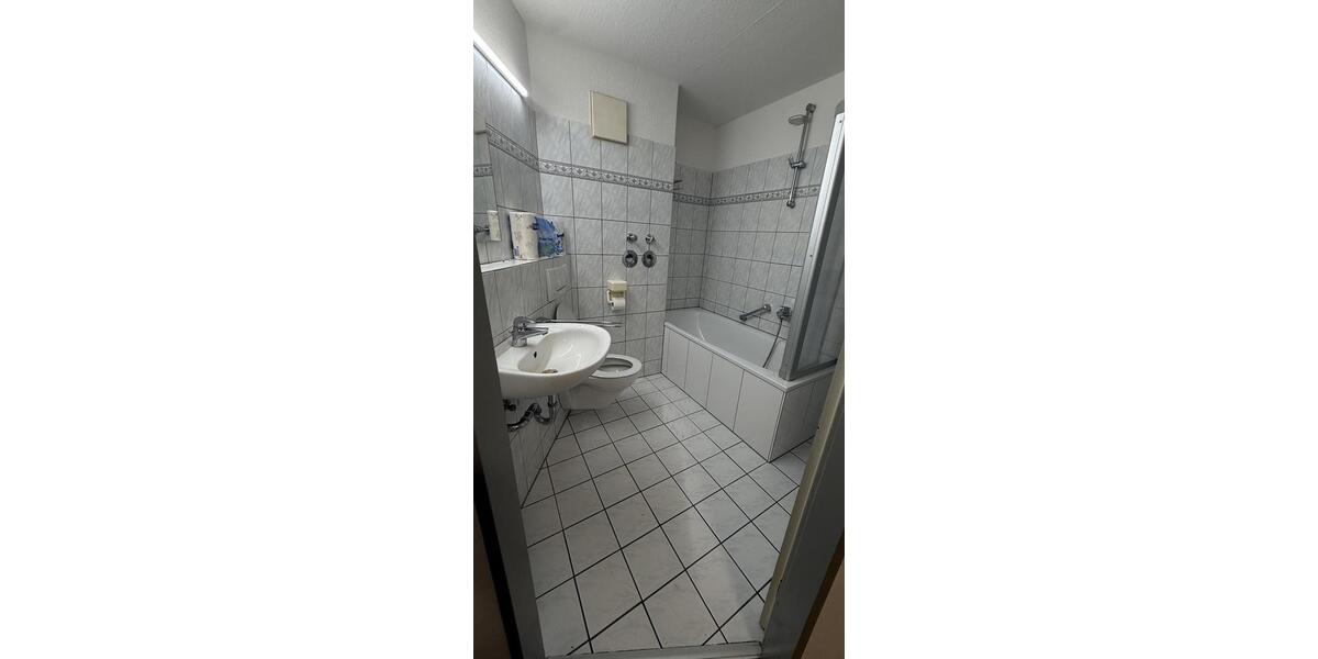 Etagenwohnung Köln Mülheim - 2 Zimmer, 61 m&sup2;, 900&euro; | Angebot:25942588