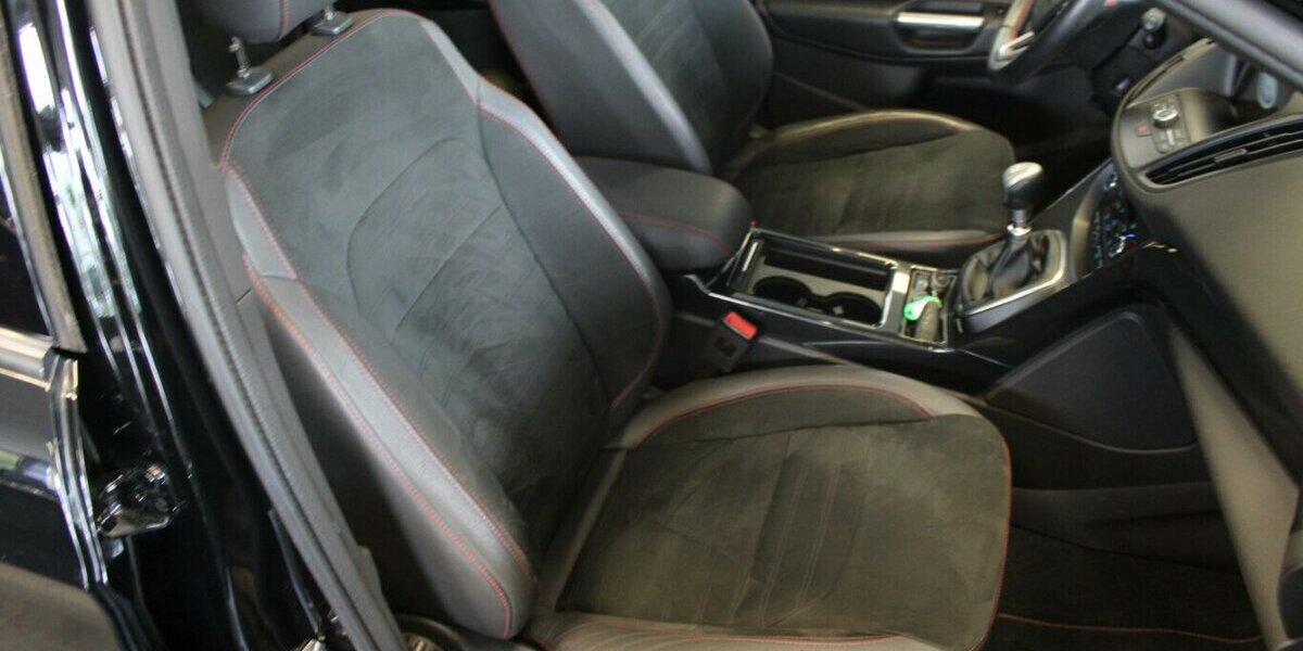 Ford Kuga 1.5 EcoBoost 2x4 ST-Line 104.377 km 12.980 &euro; Euskirchen 53881