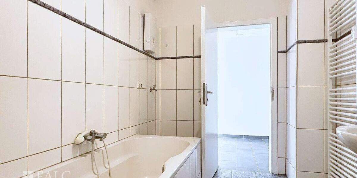 Etagenwohnung Köln Lövenich - 4 Zimmer, 82 m&sup2;, 353.000&euro; | Angebot:25696524