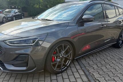 Ford Focus 23.540 km 30.950 &euro; Köln 50767