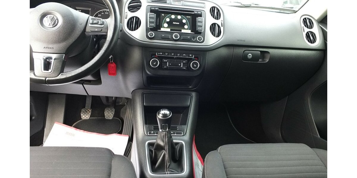 VW Tiguan WM26:CUP SPORT NAVI PARKPILOT TEMPOMAT 87.859 km 10.908 &euro; Köln 50858
