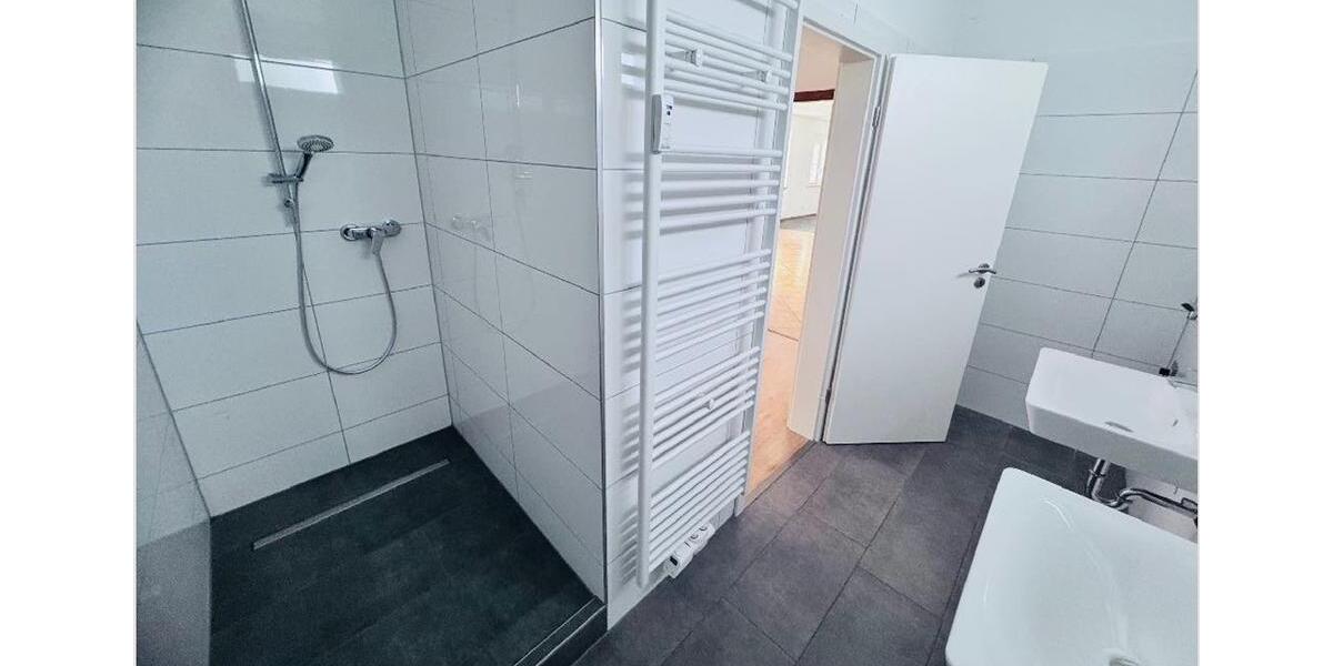 Einfamilienhaus Jülich - 10 Zimmer, 280 m&sup2;, 3.000&euro; | Angebot:25456904