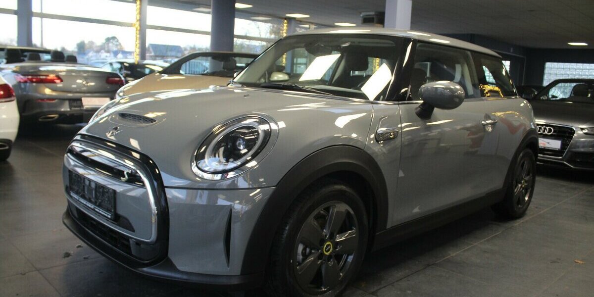 Mini Cooper SE Essential Trim 6.970 km 16.980 &euro; Euskirchen 53881