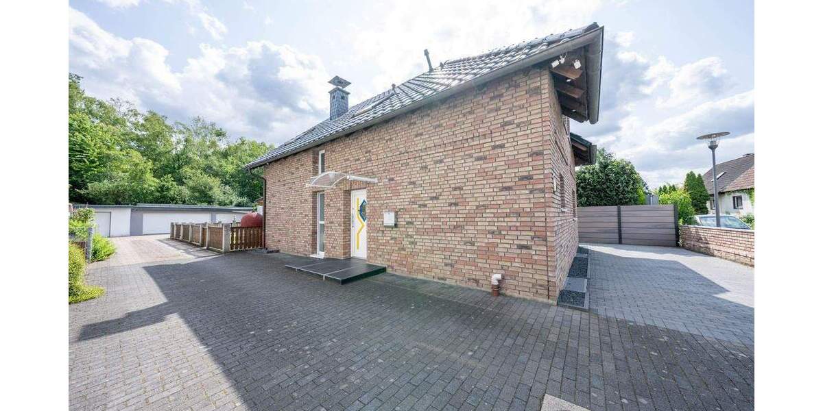 Einfamilienhaus Köln Mülheim - 7 Zimmer, 247 m&sup2;, 839.000&euro; | Angebot:25778486