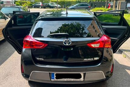 Toyota Auris 127.800 km 10.900 &euro; Köln 50769