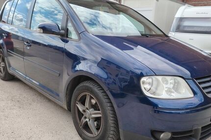 VW Touran 237.500 km 999 &euro; Düren 52349