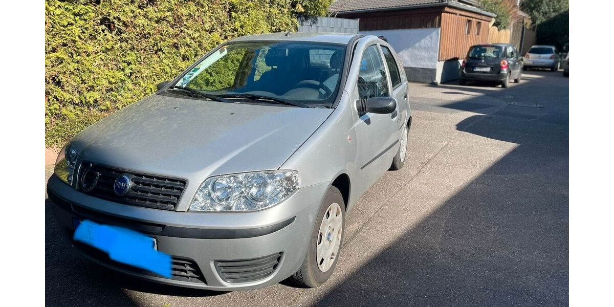 Fiat Grande Punto 21.717 km 3.499 &euro; Leverkusen 51375