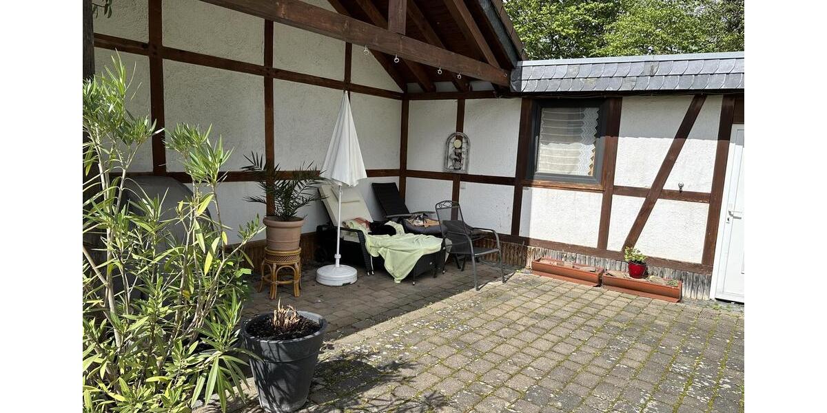 Erdgeschoßwohnung Euskirchen Dom-Esch - 7 Zimmer, 192 m&sup2;, 2.200&euro; | Angebot:25305992