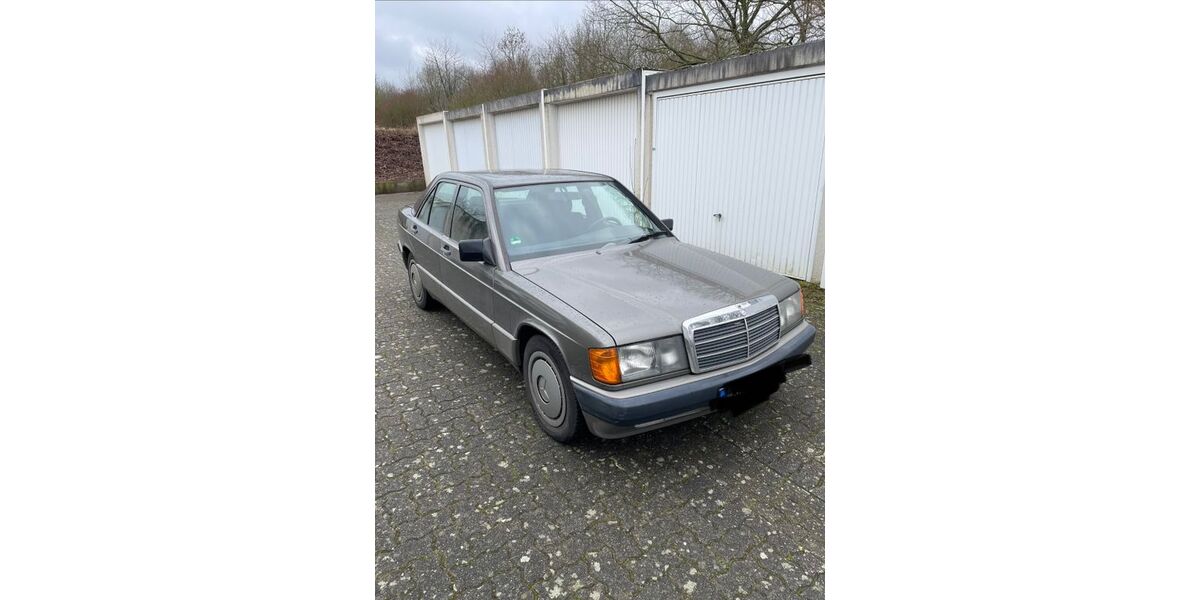 Mercedes-Benz 190 272.000 km 4.800 &euro; Grevenbroich 41517