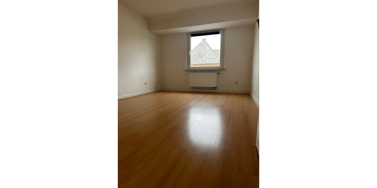 Etagenwohnung Köln Mülheim - 4 Zimmer, 83 m&sup2;, 1.150&euro; | Angebot:25840809