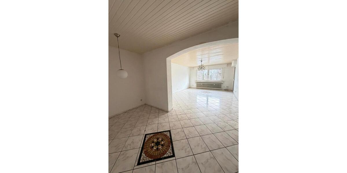 Etagenwohnung Bergheim Auenheim - 4 Zimmer, 100 m&sup2;, 1.100&euro; | Angebot:25373827