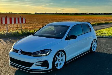 VW Golf 144.000 km 19.000 &euro; Leverkusen 51379