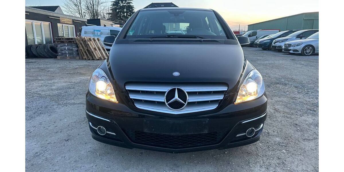 Mercedes-Benz B 180 250.000 km 3.790 &euro; Düren 52351