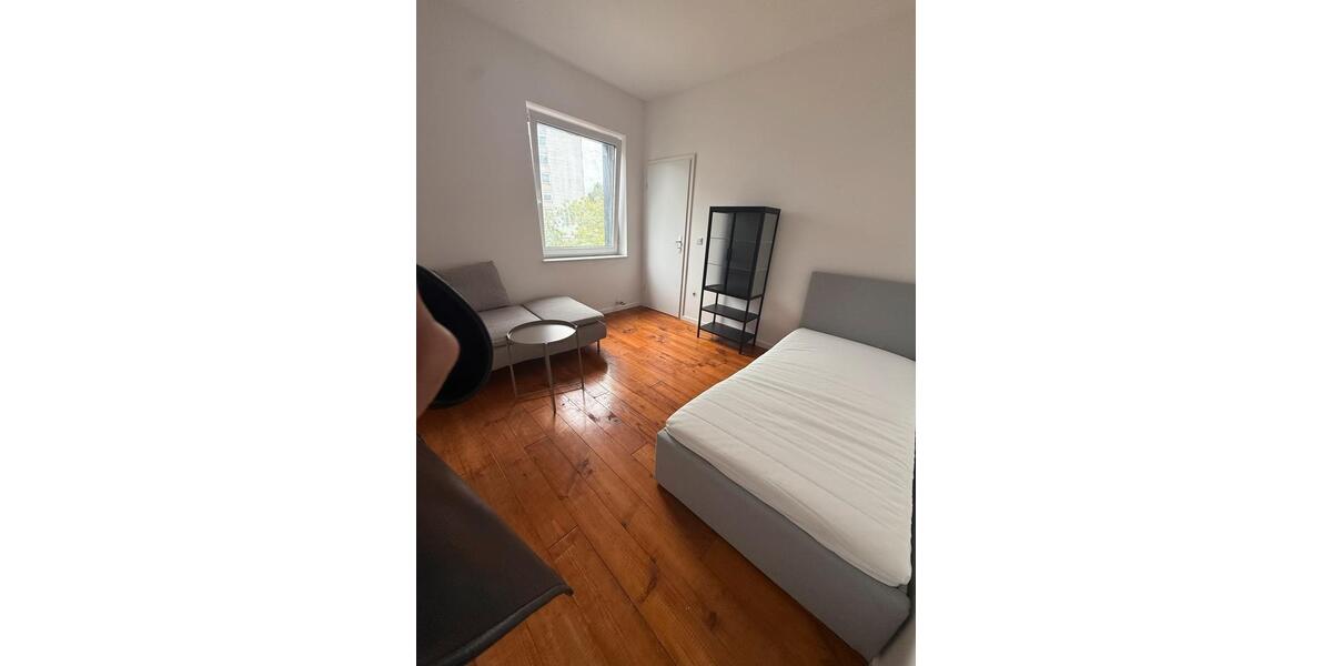 Etagenwohnung Köln Mülheim - 1 Zimmer, 45 m&sup2;, 650&euro; | Angebot:24082911