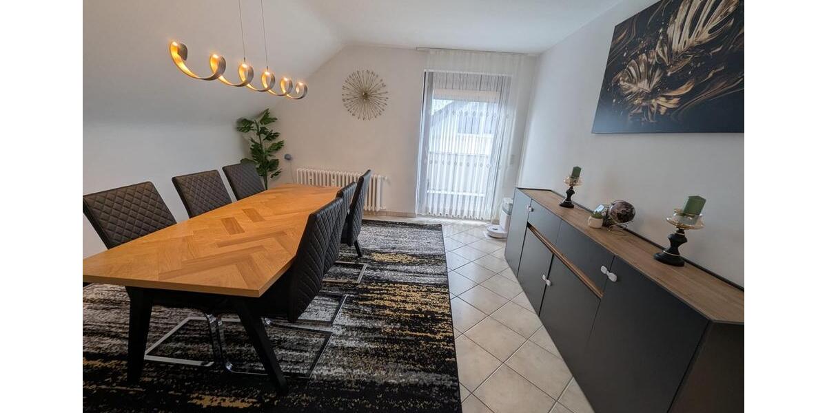 Dachgeschoßwohnung Köln Porz - 4 Zimmer, 94 m&sup2;, 1.310&euro; | Angebot:25949050