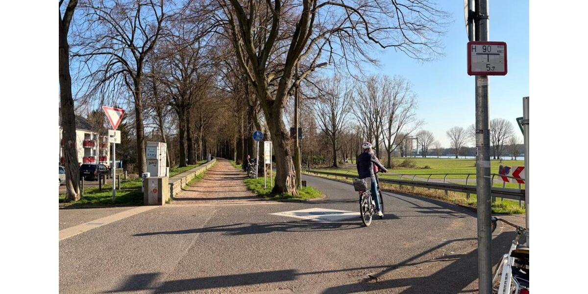 Etagenwohnung Köln Kalk - 2 Zimmer, 20 m&sup2;, 470&euro; | Angebot:25933978