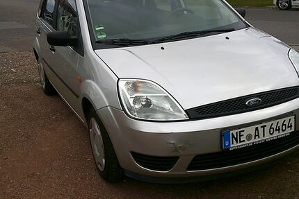 Ford Fiesta 91.800 km 1.700 &euro; Grevenbroich 41516