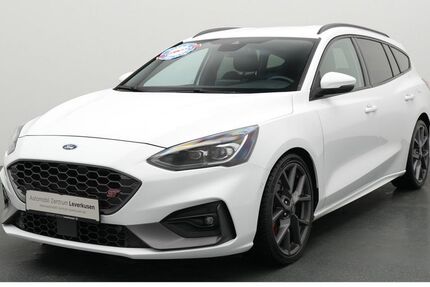 Ford Focus 117.320 km 17.980 &euro; Leverkusen 51379