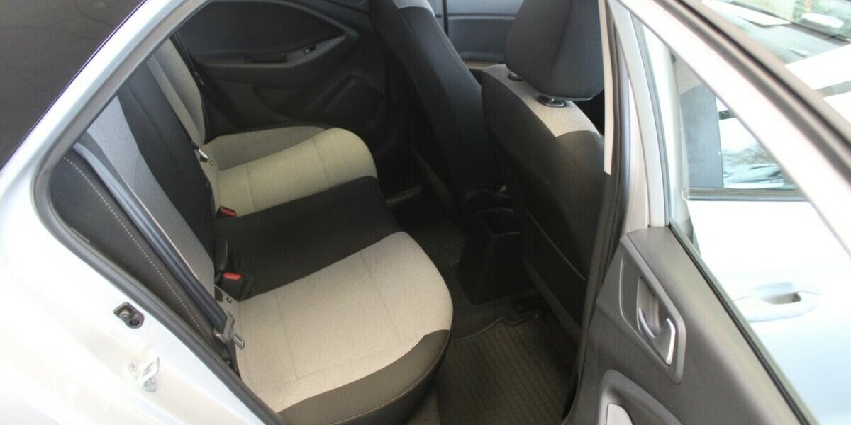 Hyundai i20 blue 1.0 T-GDI Ahk. - Klima - BT. 83.050 km 11.980 &euro; Euskirchen 53881