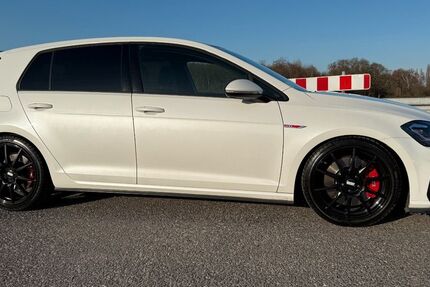 VW Golf 85.500 km 25.900 &euro; Dormagen 41542