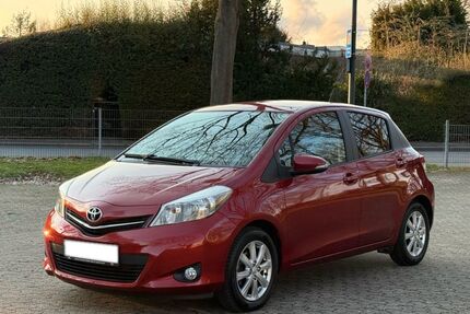 Toyota Yaris 39.530 km 9.499 &euro; Düren 52351