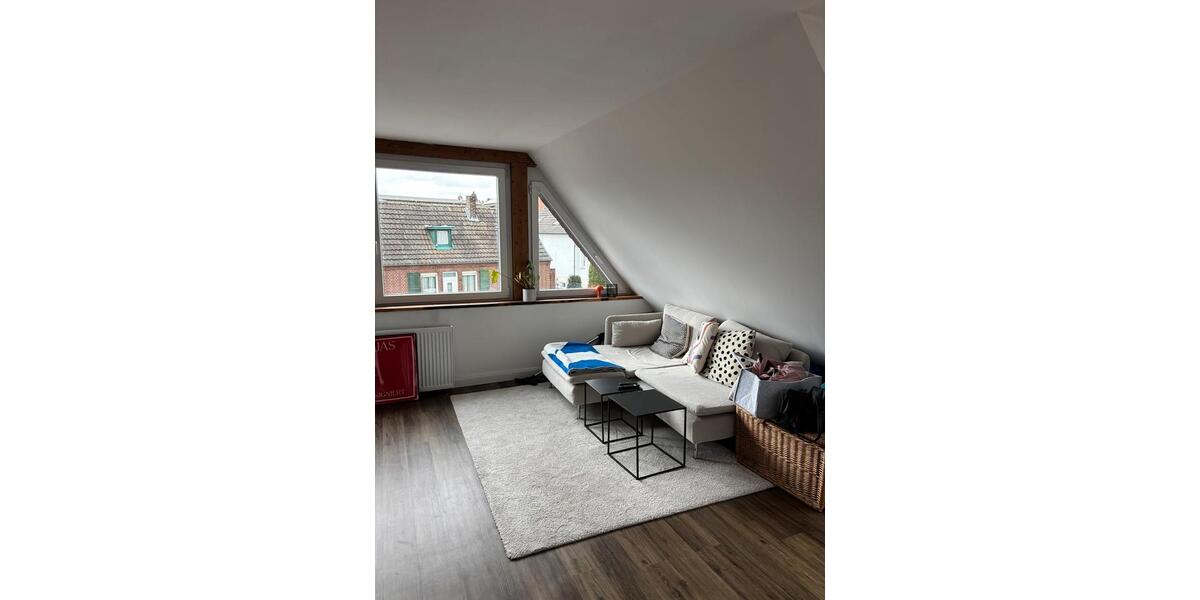 Dachgeschoßwohnung Pulheim - 2 Zimmer, 38 m&sup2;, 680&euro; | Angebot:25995539