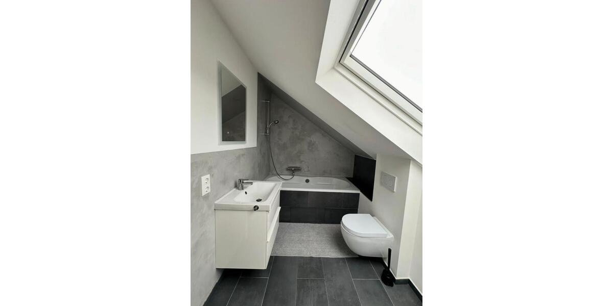 Dachgeschoßwohnung Köln Lindenthal - 5 Zimmer, 120 m&sup2;, 570&euro; | Angebot:25205302