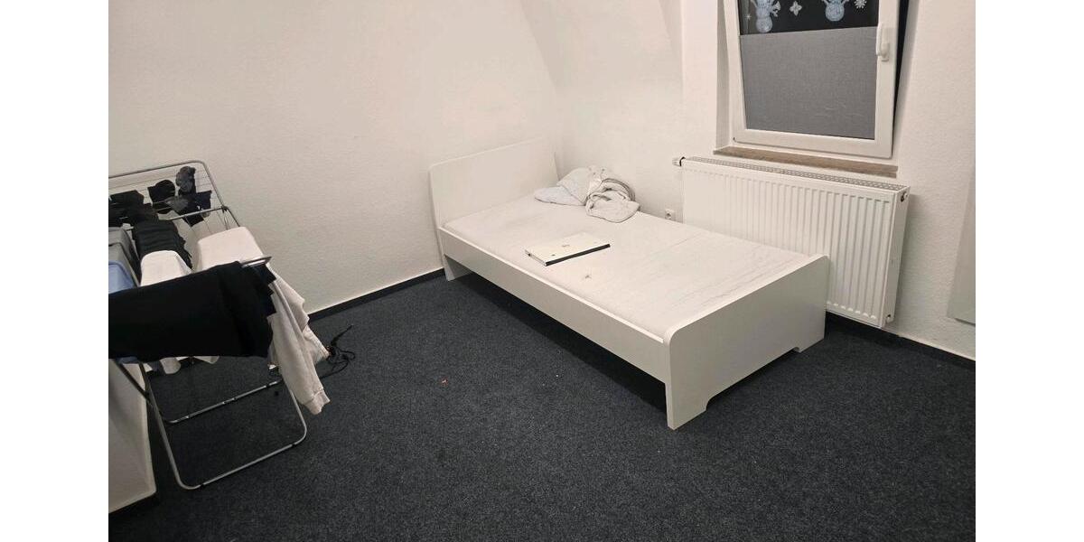 Dachgeschoßwohnung Brühl - 1 Zimmer, 110 m&sup2;, 600&euro; | Angebot:25920077