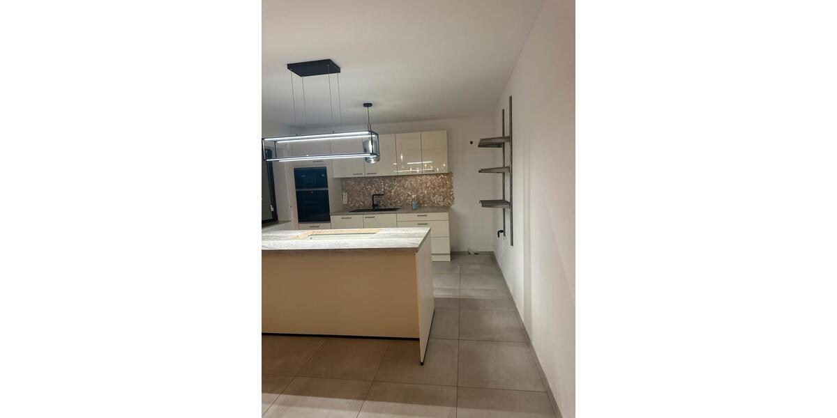 Dachgeschoßwohnung Bergheim - 5 Zimmer, 150 m&sup2;, 2.950&euro; | Angebot:25920058