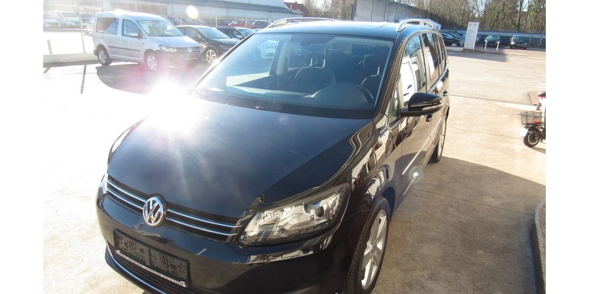 VW Touran 152.000 km 8.400 &euro; Leverkusen 51371